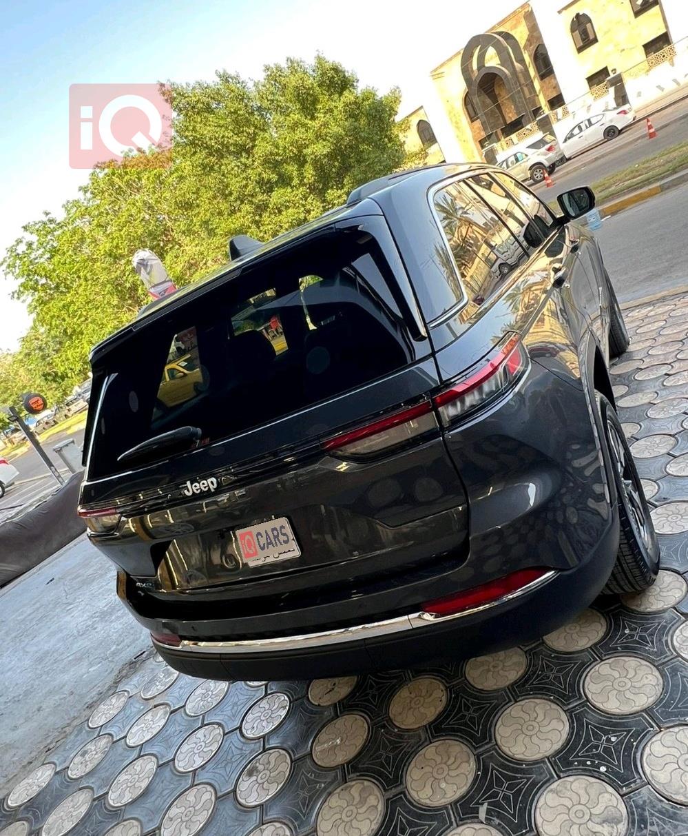 جیپ گراند شیرۆکی